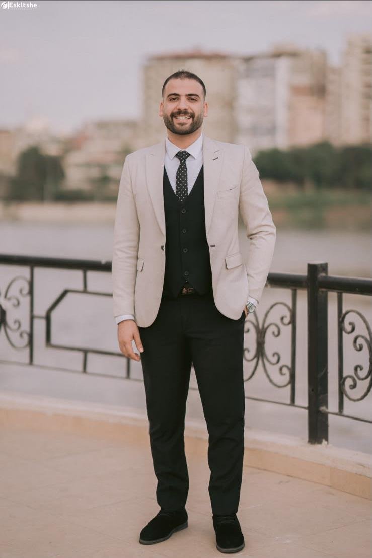 د. أحمد إبراهيم - مدير المركز